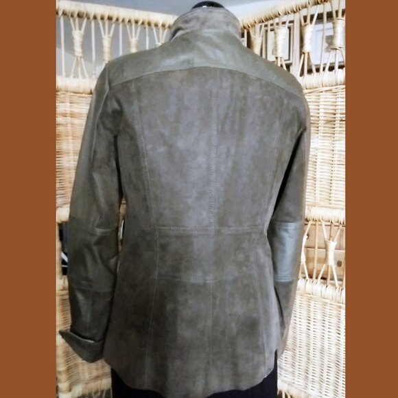 Danier Leather Ladies Jacket with detachable lining - Picture 3 of 9
